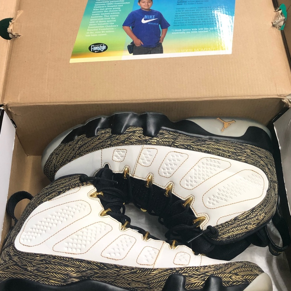 Size 9.5 doernbecher 9s